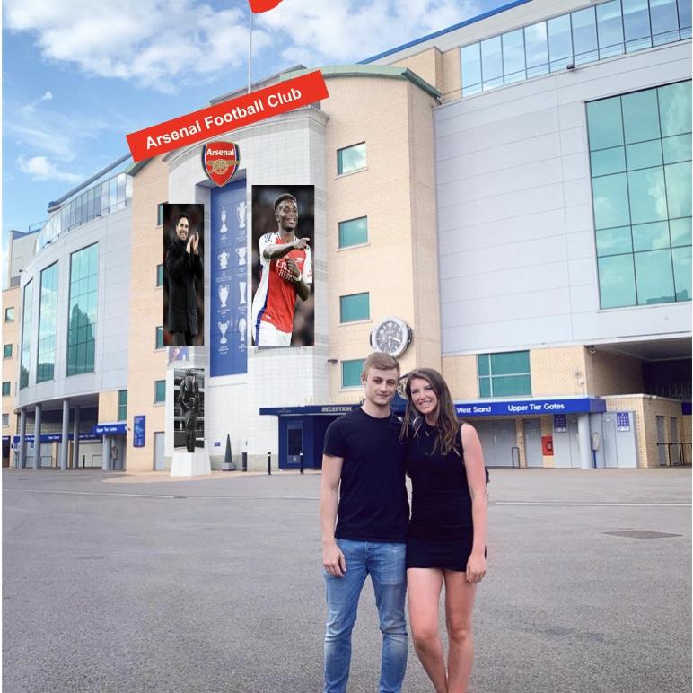 The couple’s first photo together when Ryan offered to show Catie around London and definitely does NOT show him in front of one of his rival team’s stadiums 😬