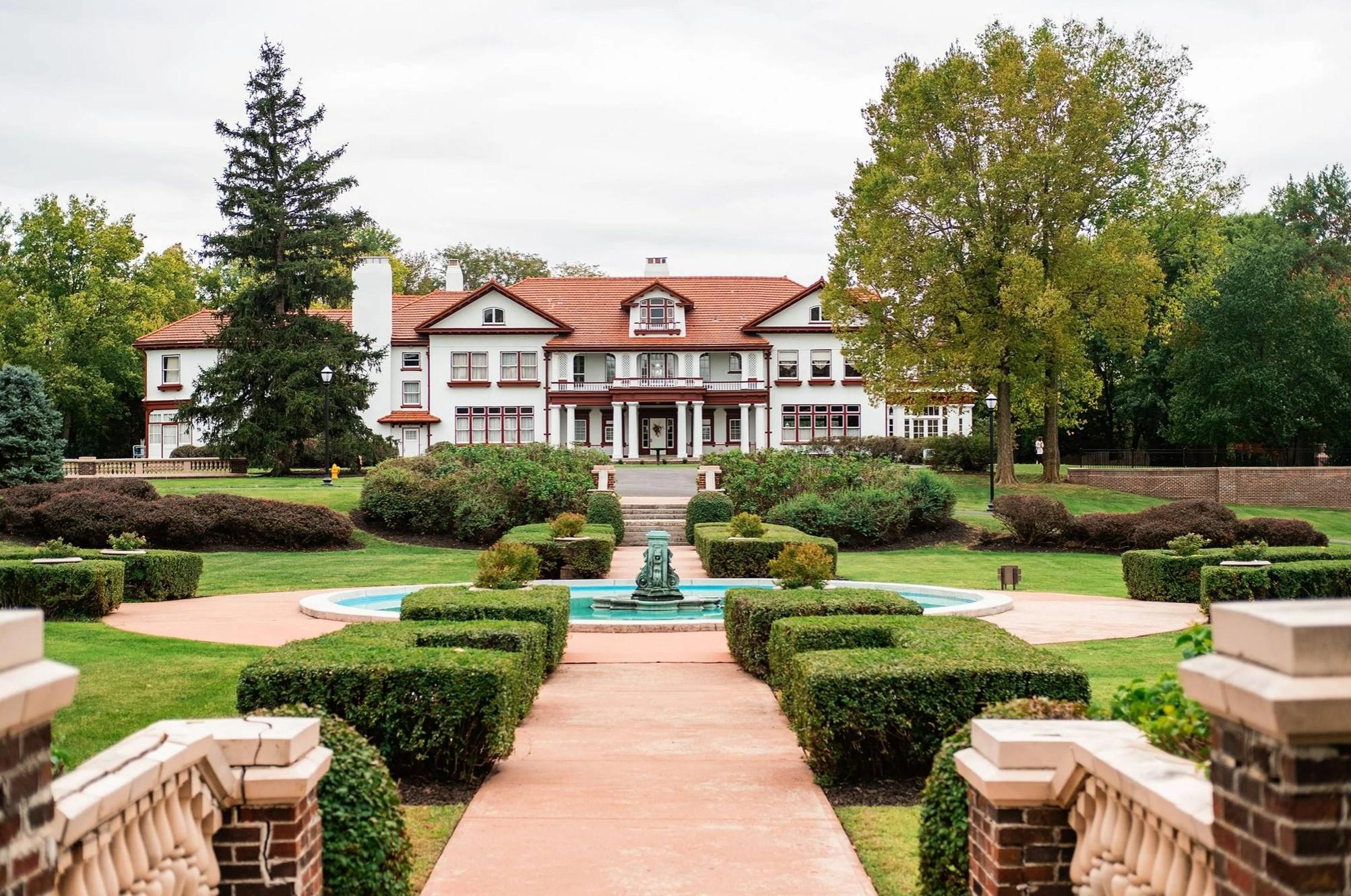 The Wedding Website of Madison John and Daniel Trainor