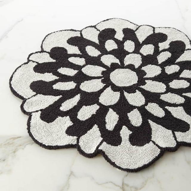 Missoni HomeOtil Reversible Flower-Shaped Bath Rug