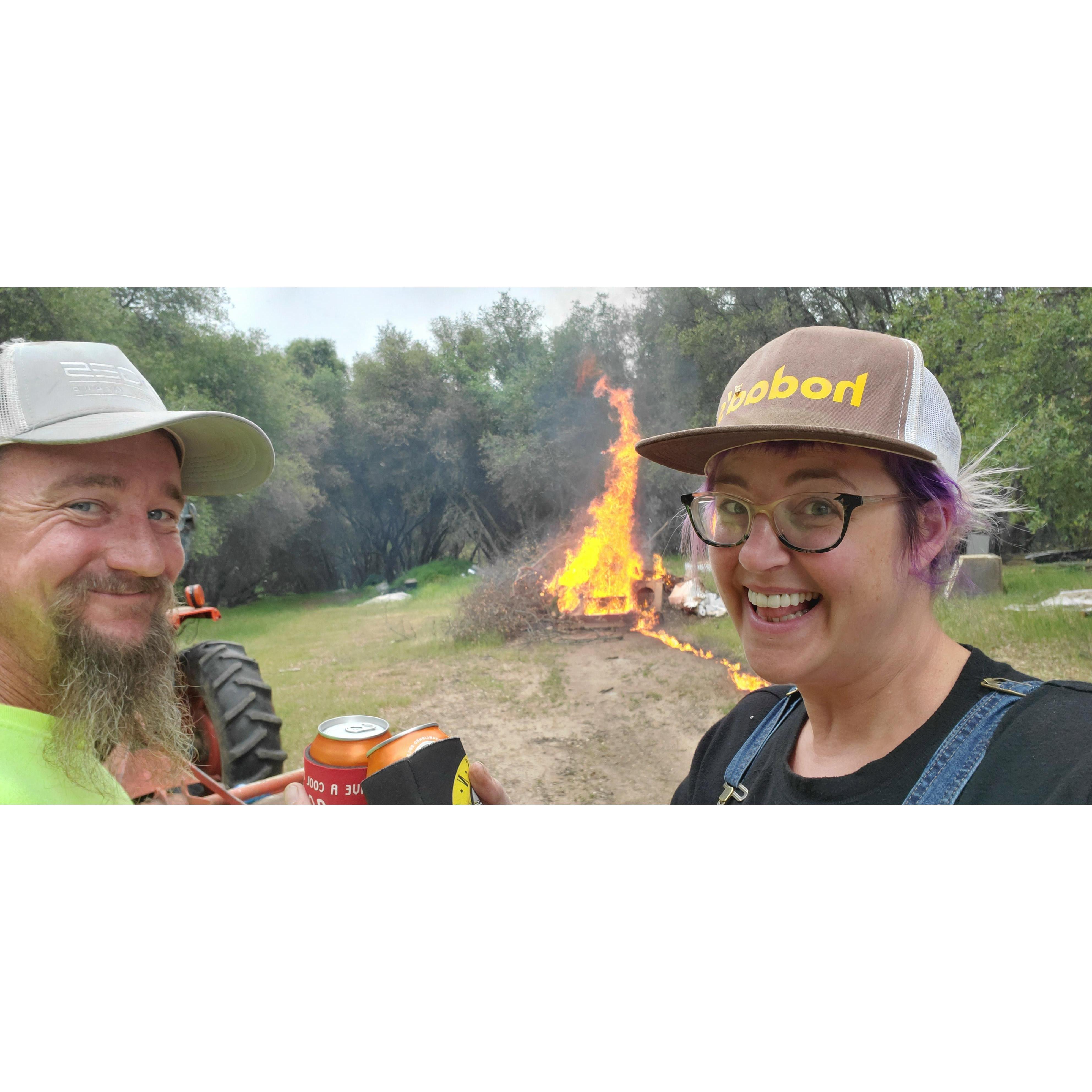 Couples who chainsaw together, burn slash together!