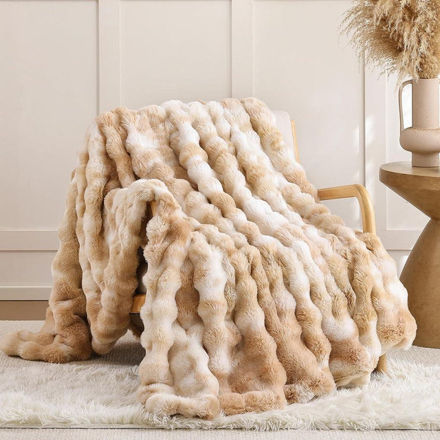 Smoofy Faux Fur Throw Blanket for Couch - Tie-dye Camel Soft Cozy Bubble Blanket, Beige Fluffy Plush Fuzzy Throw for Sofa & Bed, Thick Lightweight Warm Blanket, Luxury Aesthetic Gift for Women 50x60