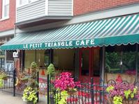 Le Petit Triangle Café