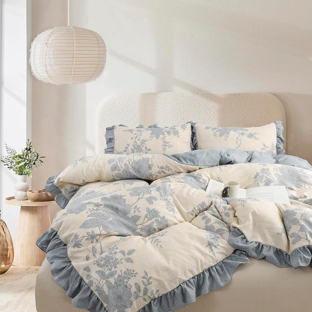 Oli Anderson 3 Piece Floral Comforter Set, Vintage Botanical Print Bedding Set, Farmhouse Lightweight Cottagecore Bed in a Bag with Ruffle Flowers Comforter (Blue, Queen)