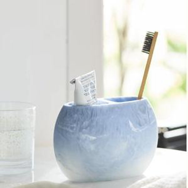 Luna Toothbrush Holder