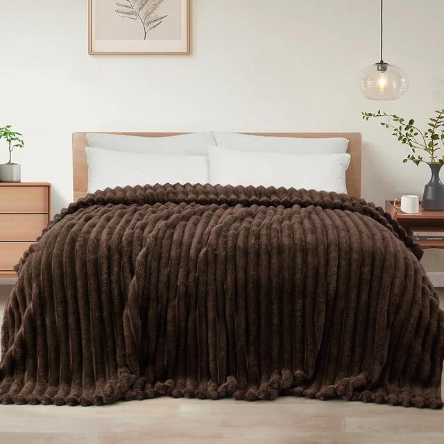 Exclusivo Mezcla Queen Size Flannel Fleece Blanket, Super Soft Striped Jacquard Bed Blanket, Lightweight Fuzzy Cozy for All Seasons, 90x90 Inches, Coffee