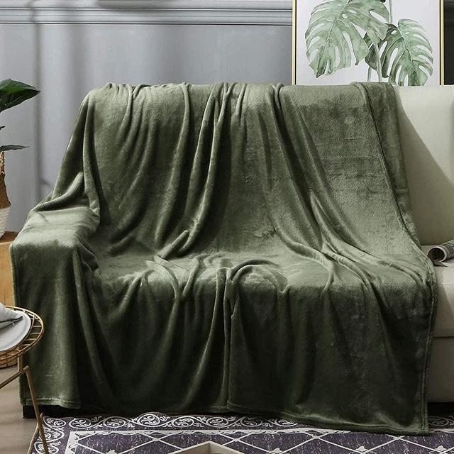 BEAUTEX Fleece Blanket Twin Size Super Soft Flannel Throw Blanket Lightweight Fuzzy Plush Blanket for Couch Sofa or Bed All Seasons (Olive Green, 60" x 80")
