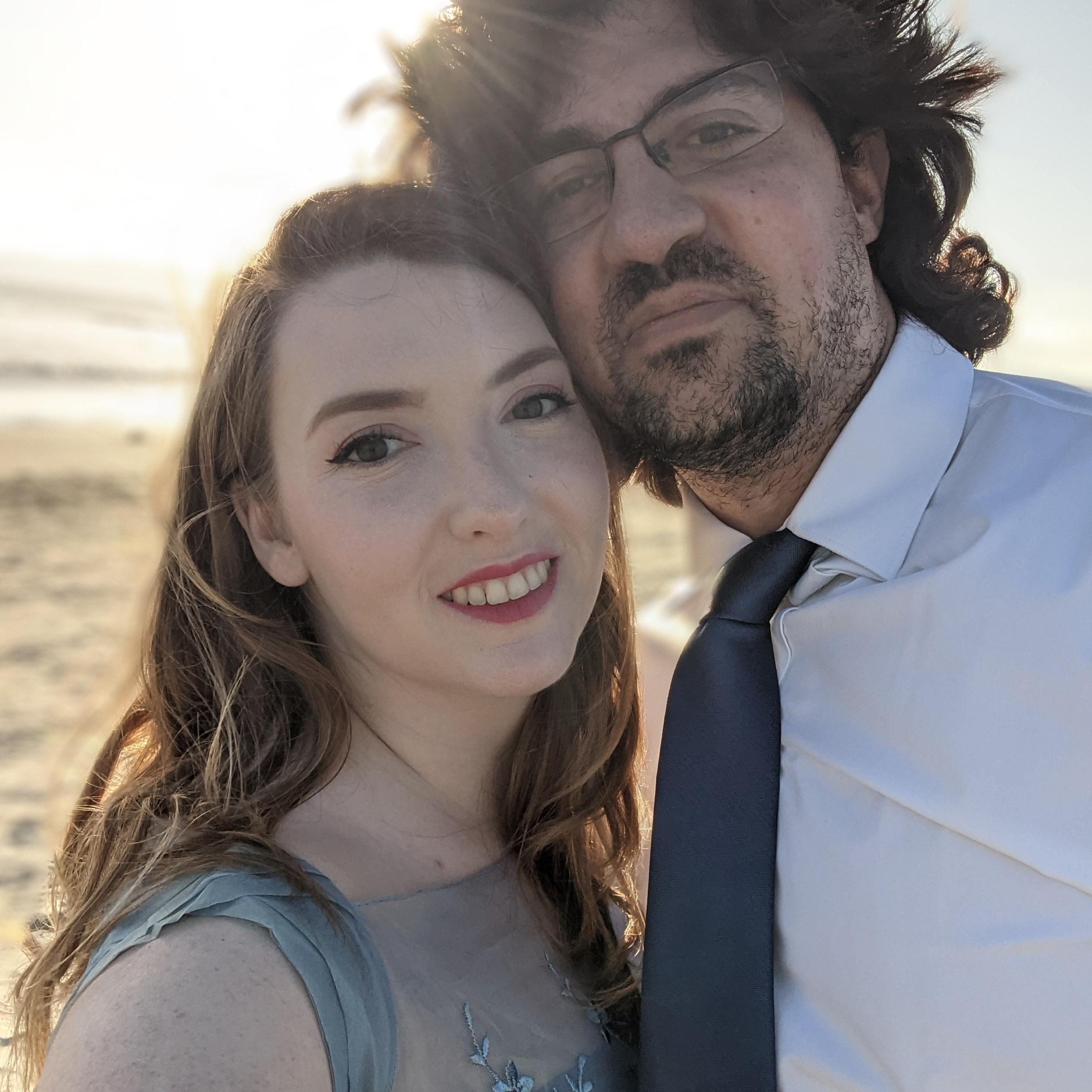 At Megan's sister's wedding.


Al matrimonio della sorella di Megan.