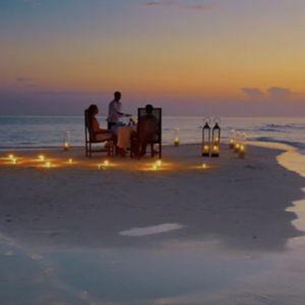 Honeymoon: Private Sandbank Dinner For Two