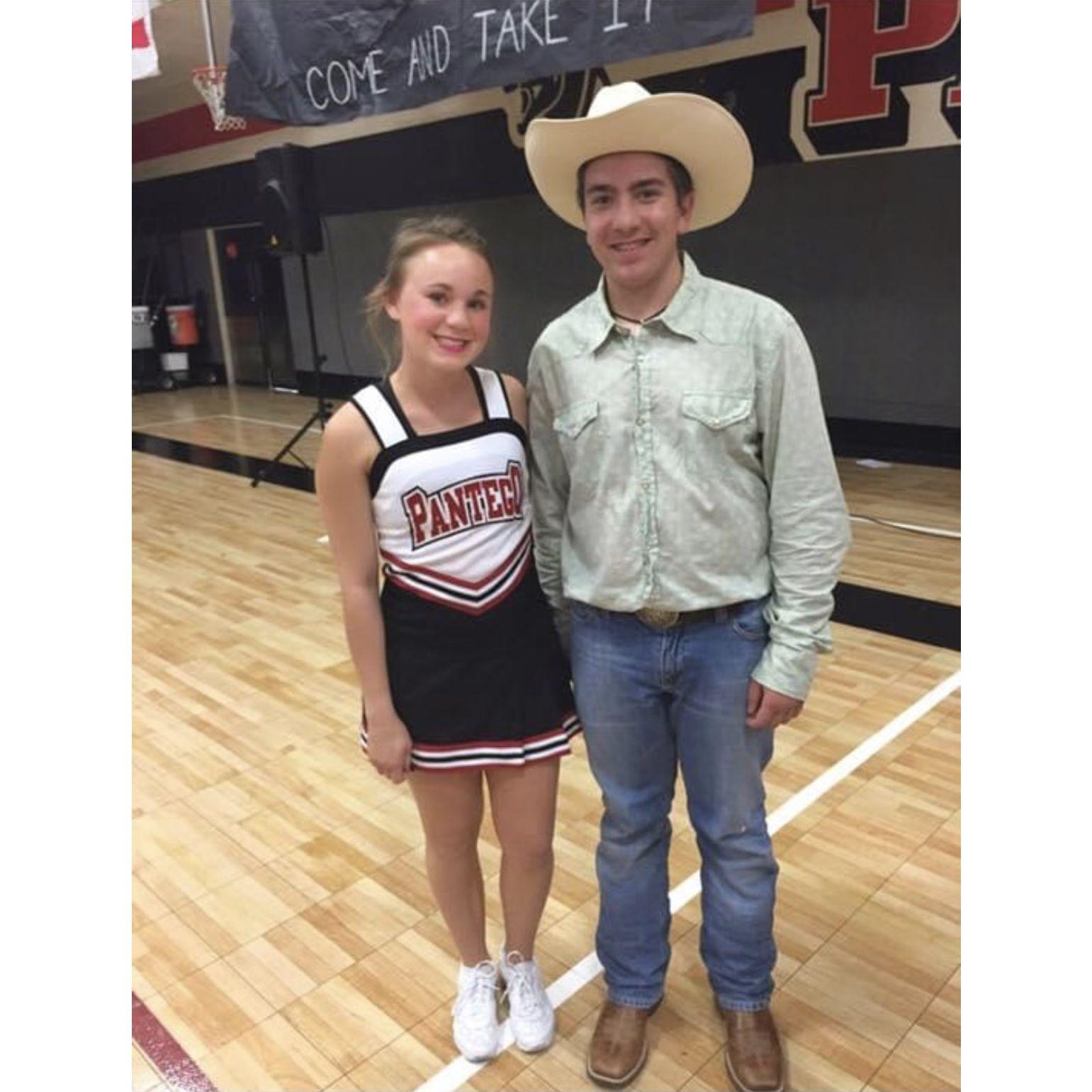 Starr and Reese’s friendship started at their school which led them partnering in a two-step pep rally dance in 2015! Reese had such a big crush on her but was to scared to put his arm around her!