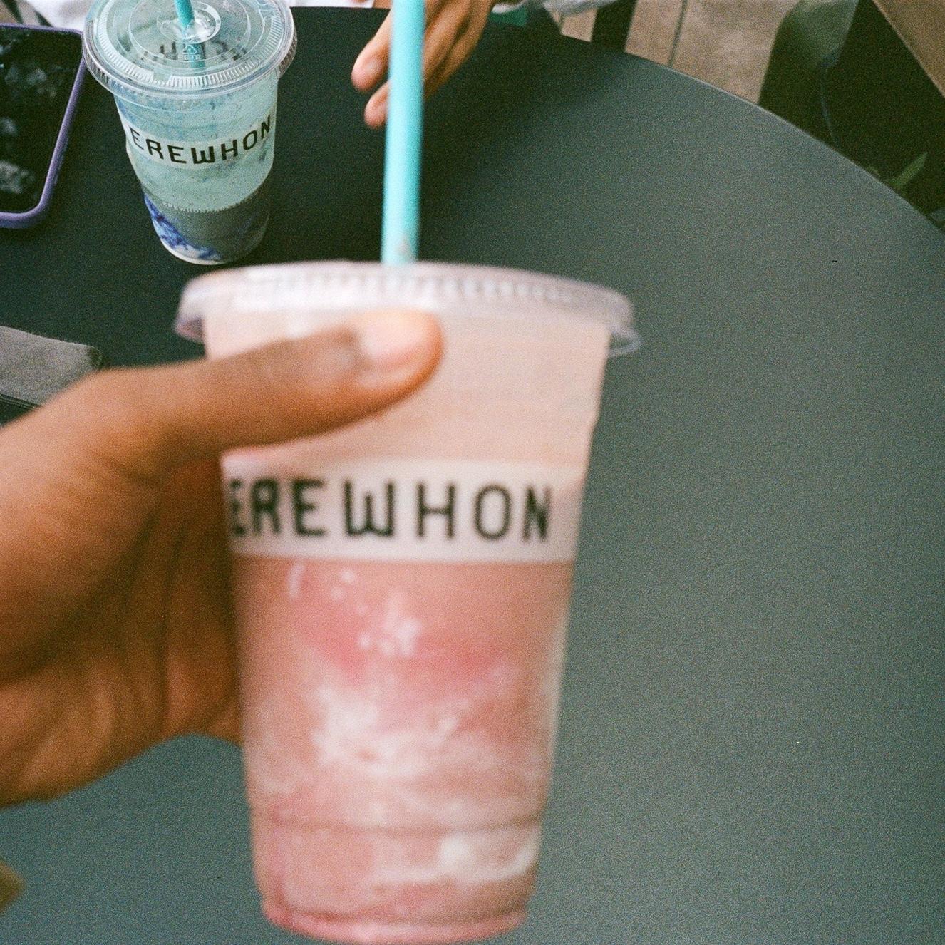 Lauren & Connor  @ Erewhon in Culver City - Connor trying Hailey Beiber's Erewhon smoothie and becoming a belieber.