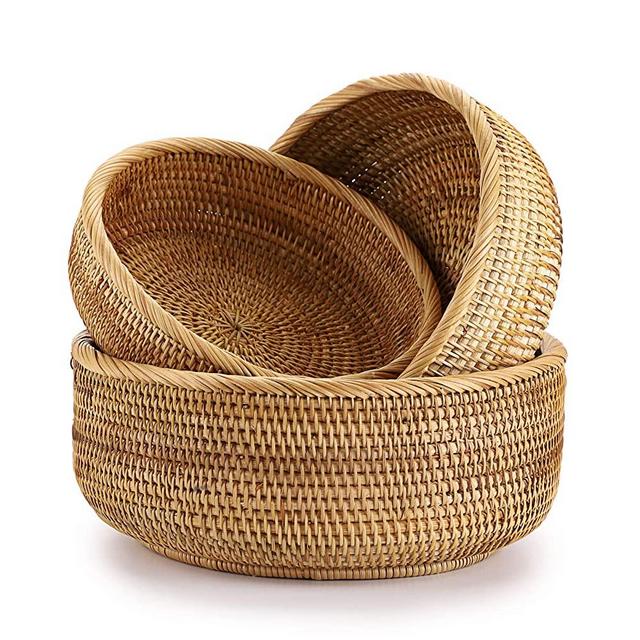 Hipiwe Set of 3 Round Rattan Woven Fruit Basket - Handmade Wicker Food Organizer Tray Snack Serving Bowl Home Decorative Tray Breakfast Storage Holder for Dinning Room Kitchen