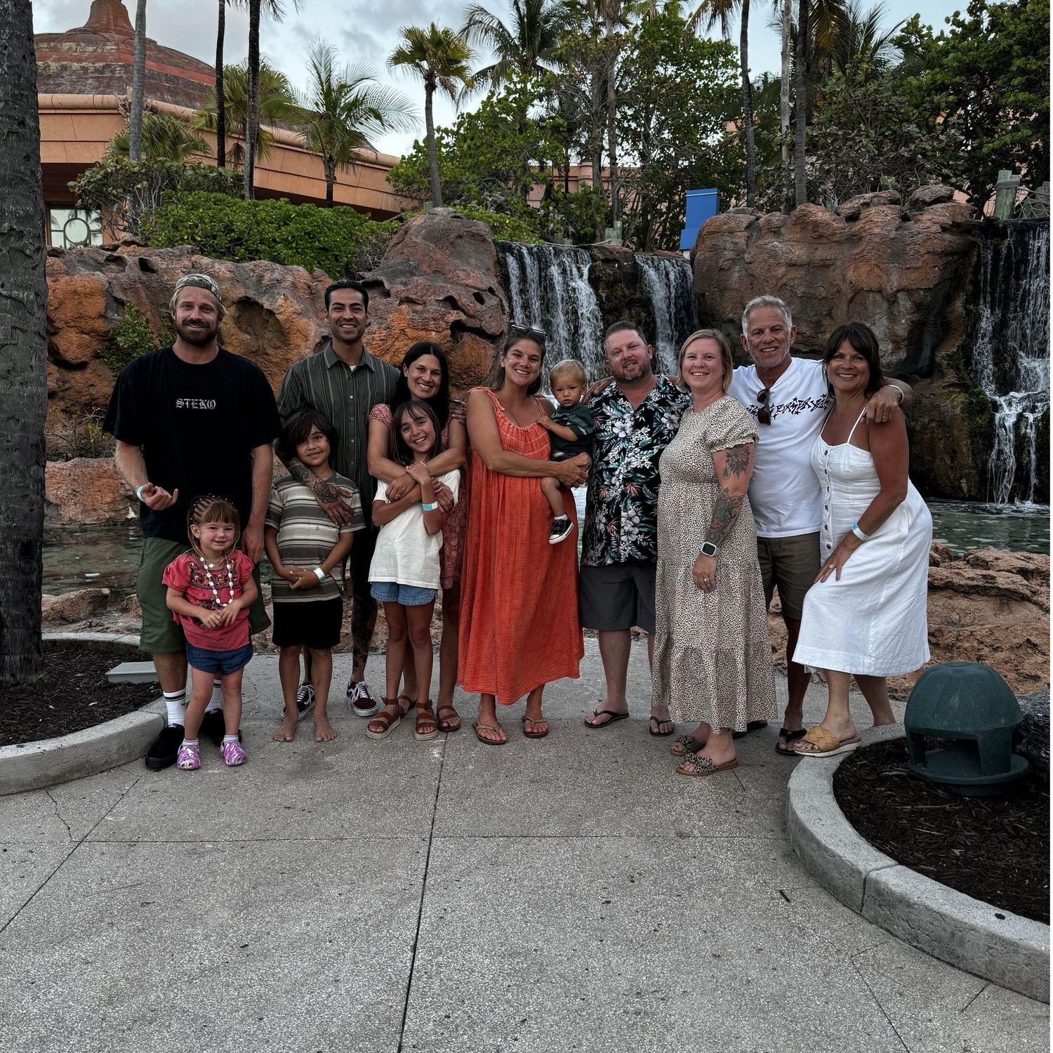 Ryan said Will you marry me? with his family in the Bahamas - May 1, 2025