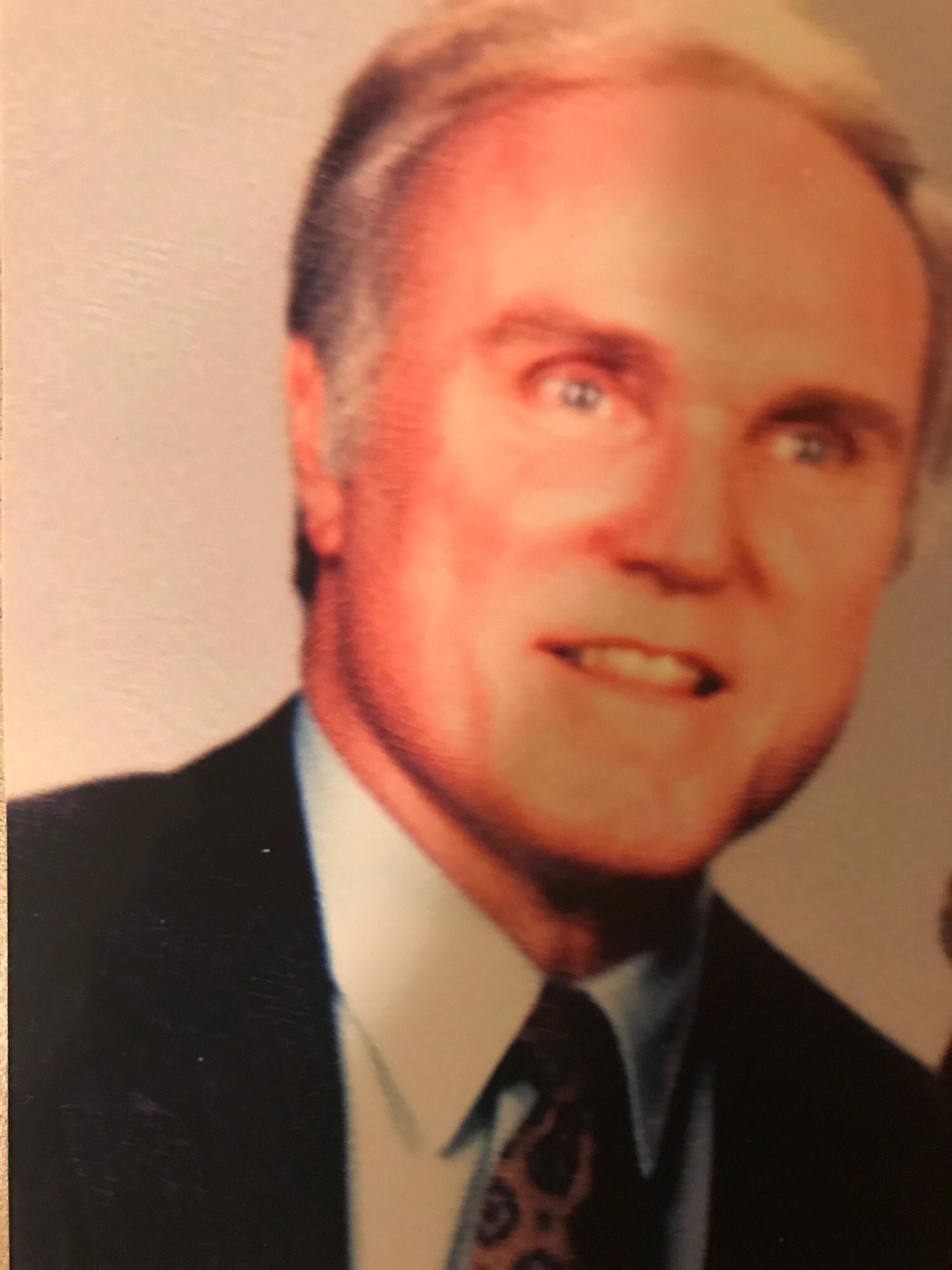 I can’t remember a time, until now, when my Dad wasn’t there. I wish you could be here to walk me down the aisle but I know if you could you would be here giving me that special smile.