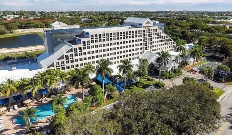 The Wedding Website of Zaheera Khaleel and Fazon Lothan