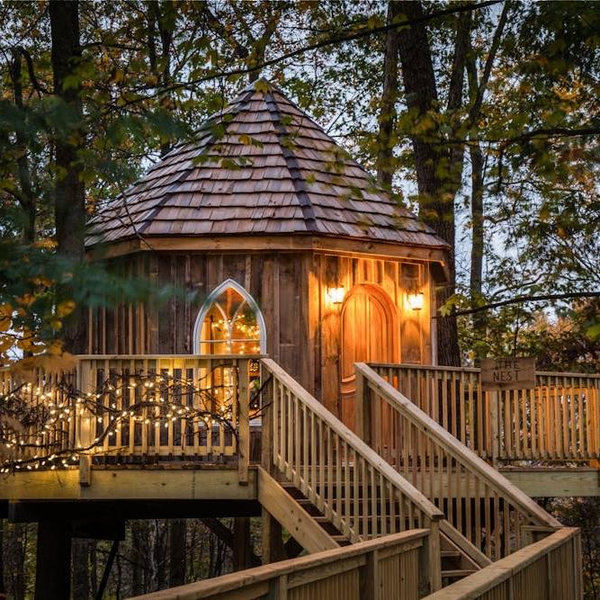 “Night Before” Treehouse Stay
