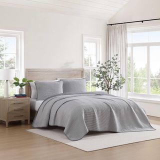 Ithaca 3-Piece Reversible Quilt Set