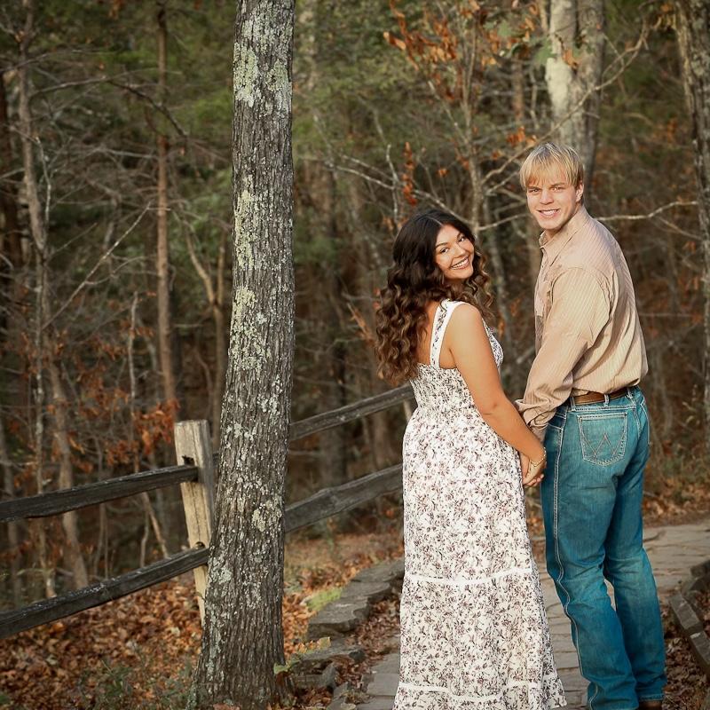 Engagement photos at Garden of the Gods by Jason Gualdoni ๐ธ