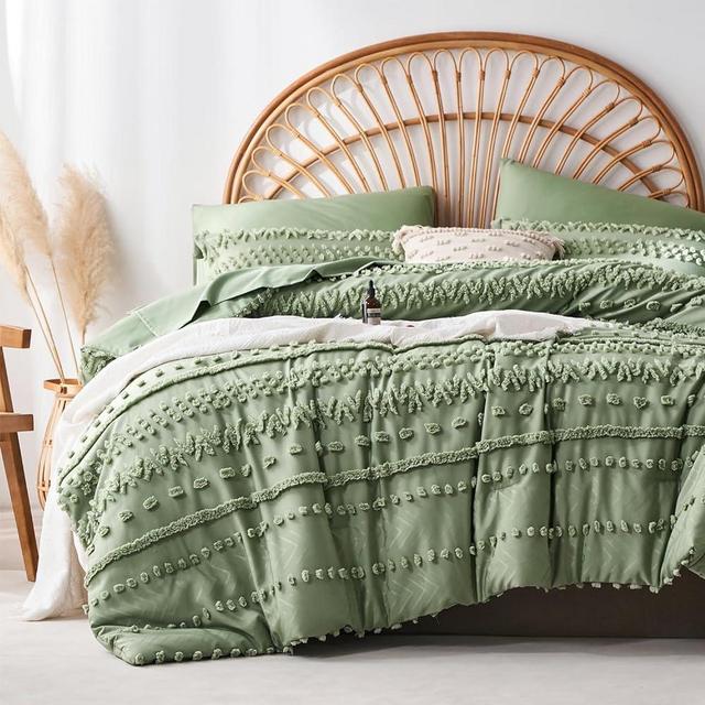 sponwilar 7 Pieces King Size Comforter Set, Sage Green Tufted Boho Shabby Chic Bed in a Bag Comforter and Sheet Set, Soft Microfiber Lightweight Bedding Set for All Season (Green,King)