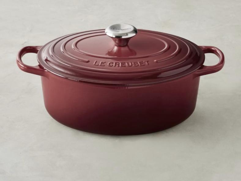 Le Creuset Signature Cast-Iron Oval Dutch Oven