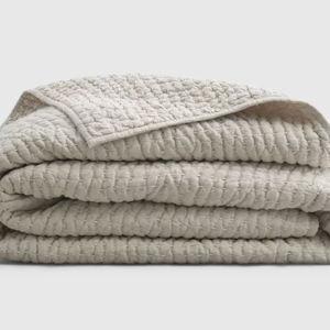 European Linen Cotton Stitch Quilt