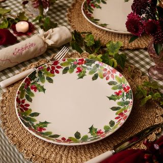 Botanic Garden Christmas Holly Dinner Plate, Set of 4