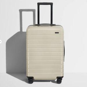 The Bigger Carry-On - Salt White Gloss