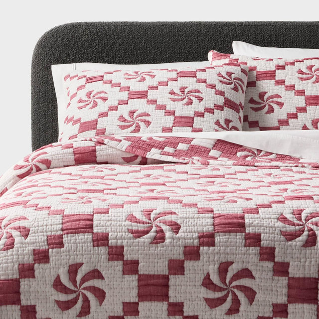 King Holiday Matelasse Quilt Set Red - Threshold™