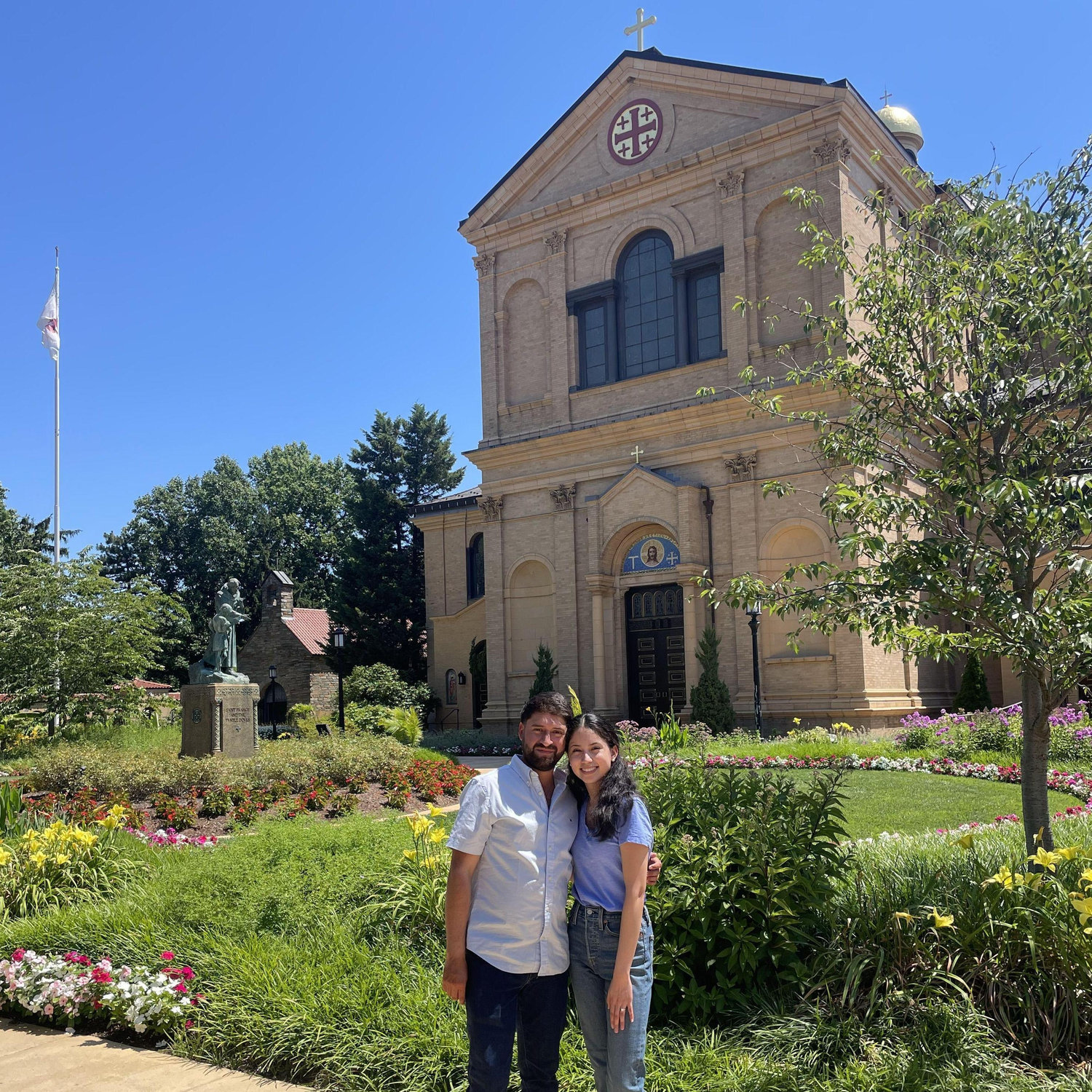 We spent out last pilgrimage engaged!
¡Pasamos nuestra última peregrinación comprometidos!