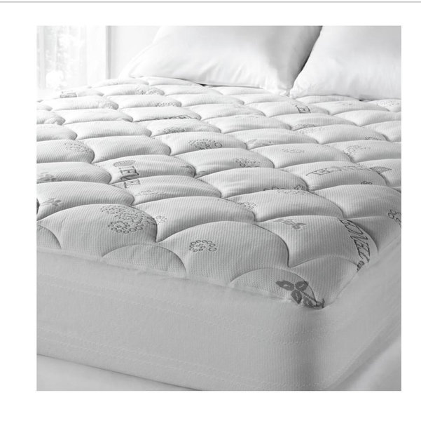 Soft Spa Luxe Plush Cool Touch Deep Pocket Mattress Pad - White