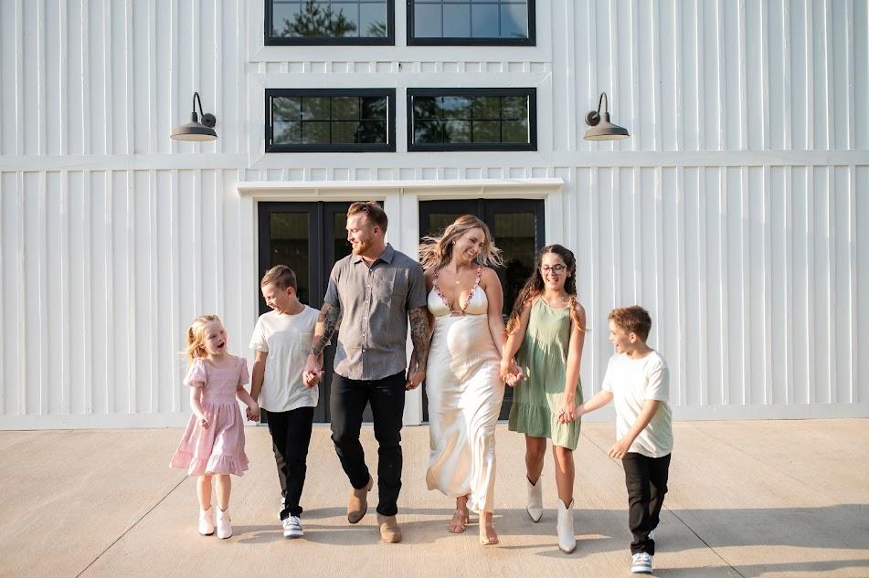 The Wedding Website of Nicole Temple and Caleb Hindes