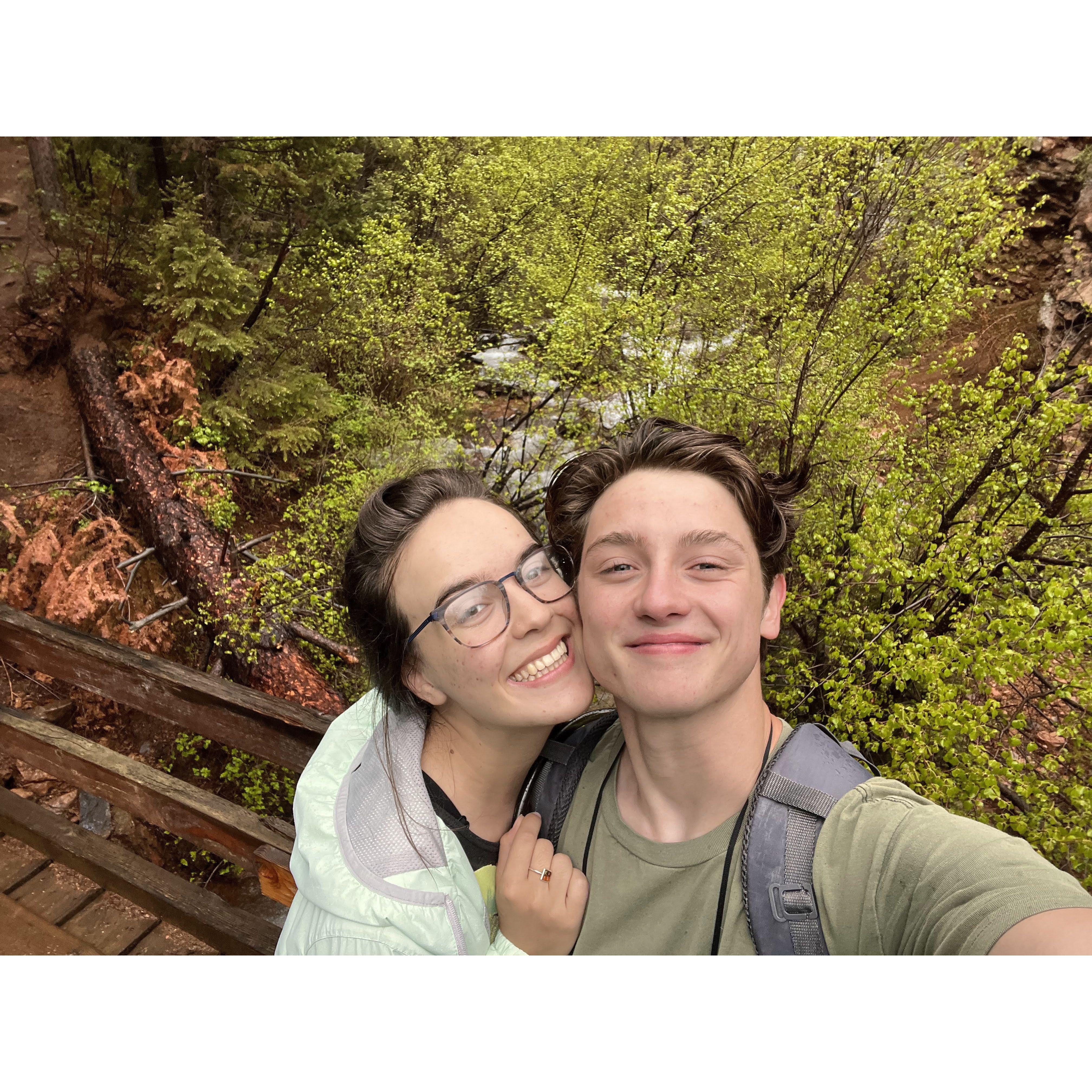 a rainy hike up the 7 falls trail