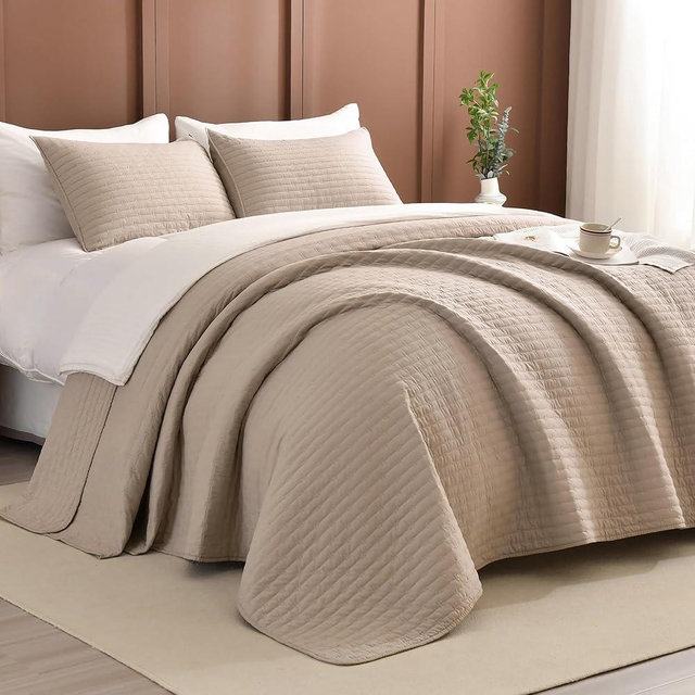 Masaca Oversized King Bedspread 118x106,3 Piece Linen Colored Lightweight Oversized California King Quilt Ultra Soft Microfiber Coverlet Bedding Set for All Season