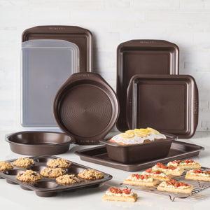 10-Piece Nonstick Bakeware Set. - Chocolate