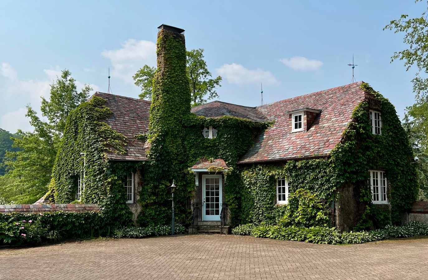 The Wedding Website of Klein Kimball and Lucas Leitenberger