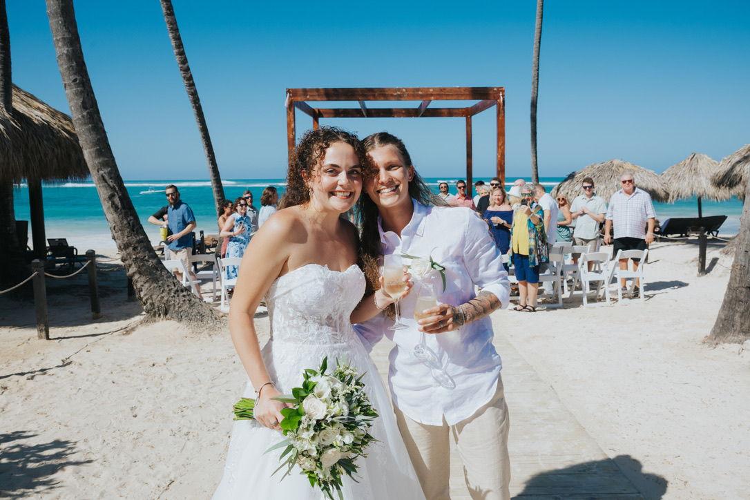 The Wedding Website of Alaina Kiss and Taylor Kiss