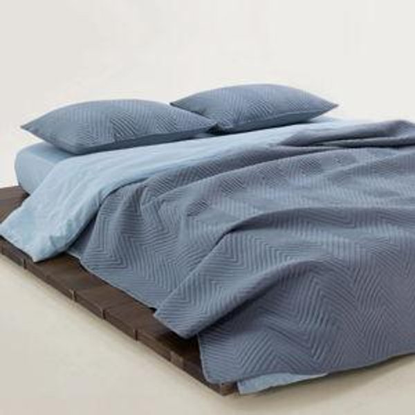 FURRFREE Quilt Set - Pet Hair Repellent for Dogs/Cats Family Stone Blue