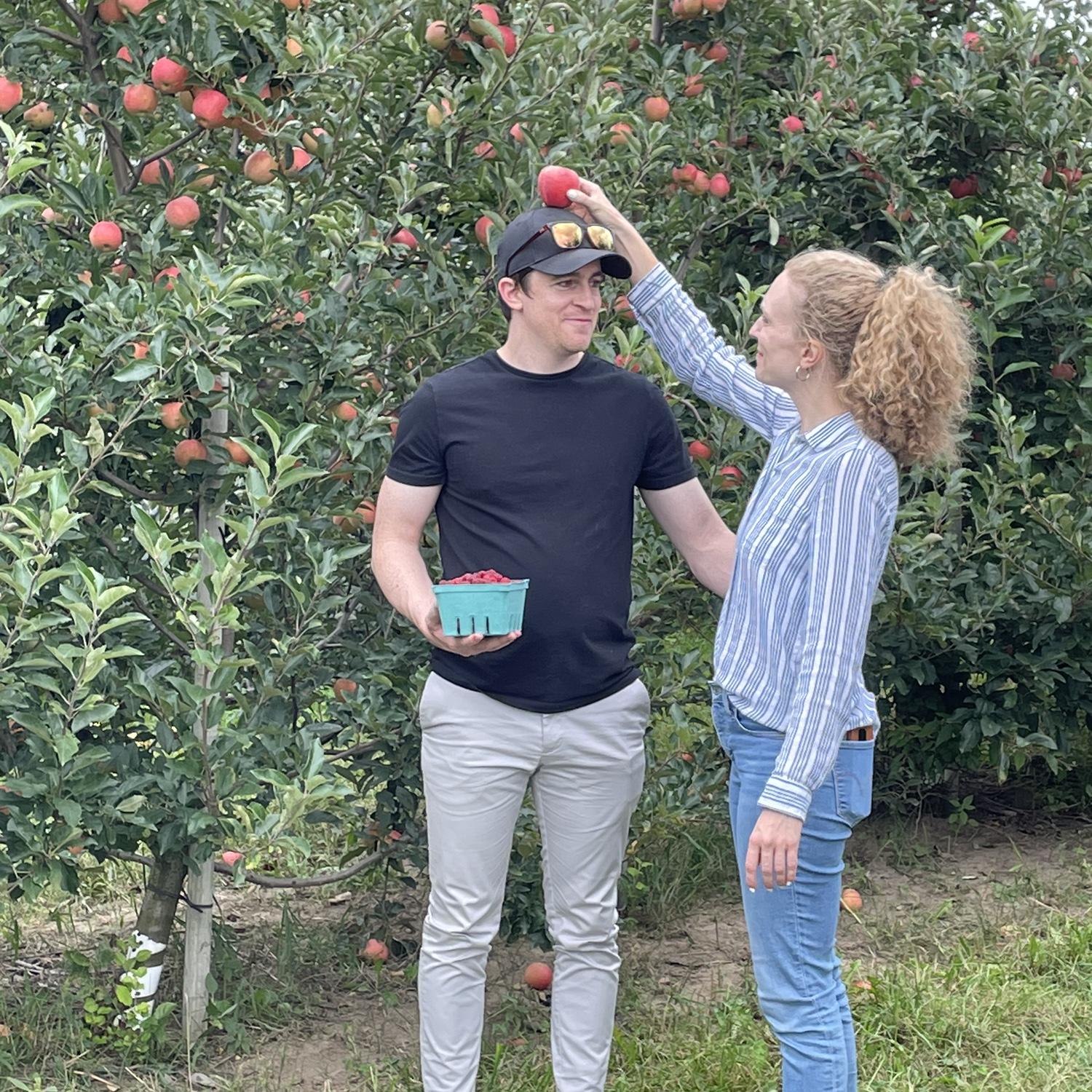 Apple picking in MI