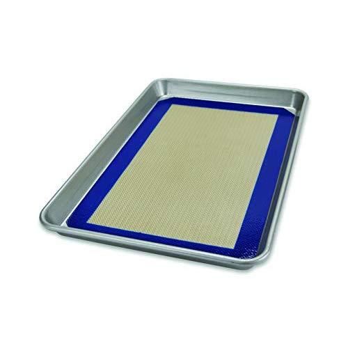 USA Pan 1706MT-1 Bakeware Nonstick Half Sheet Pan and Silicone Mat Set