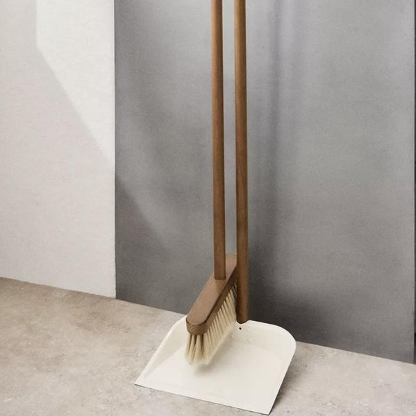WOODEN DUSTPAN AND BRUSH SET | Zara Home United States of America