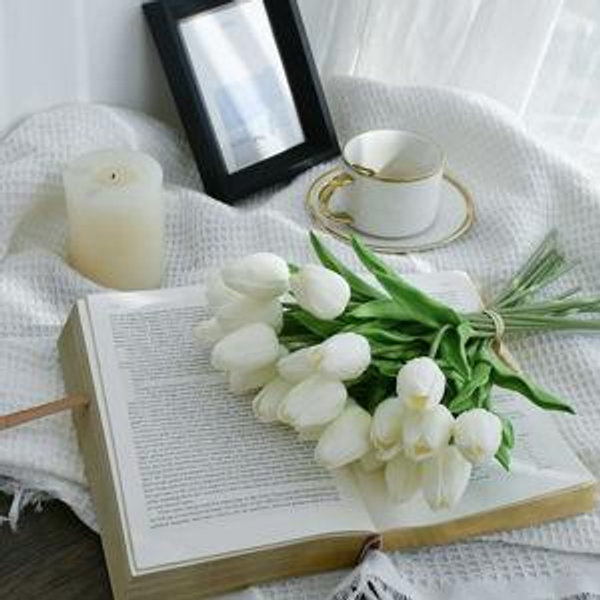 Mandy's Artificial Tulips 20 Stems White PU Faux Flowers for Valentine's Day and New Year Decorations Wedding Home Decor 13.5 Inch
