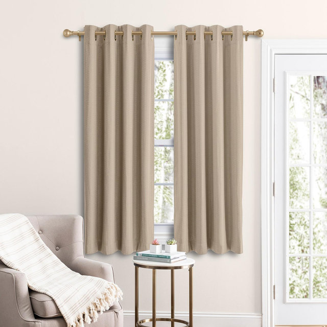 Ricardo Grand Pointe Grommet Panel w/Wand Curtain 54"W x 45"L