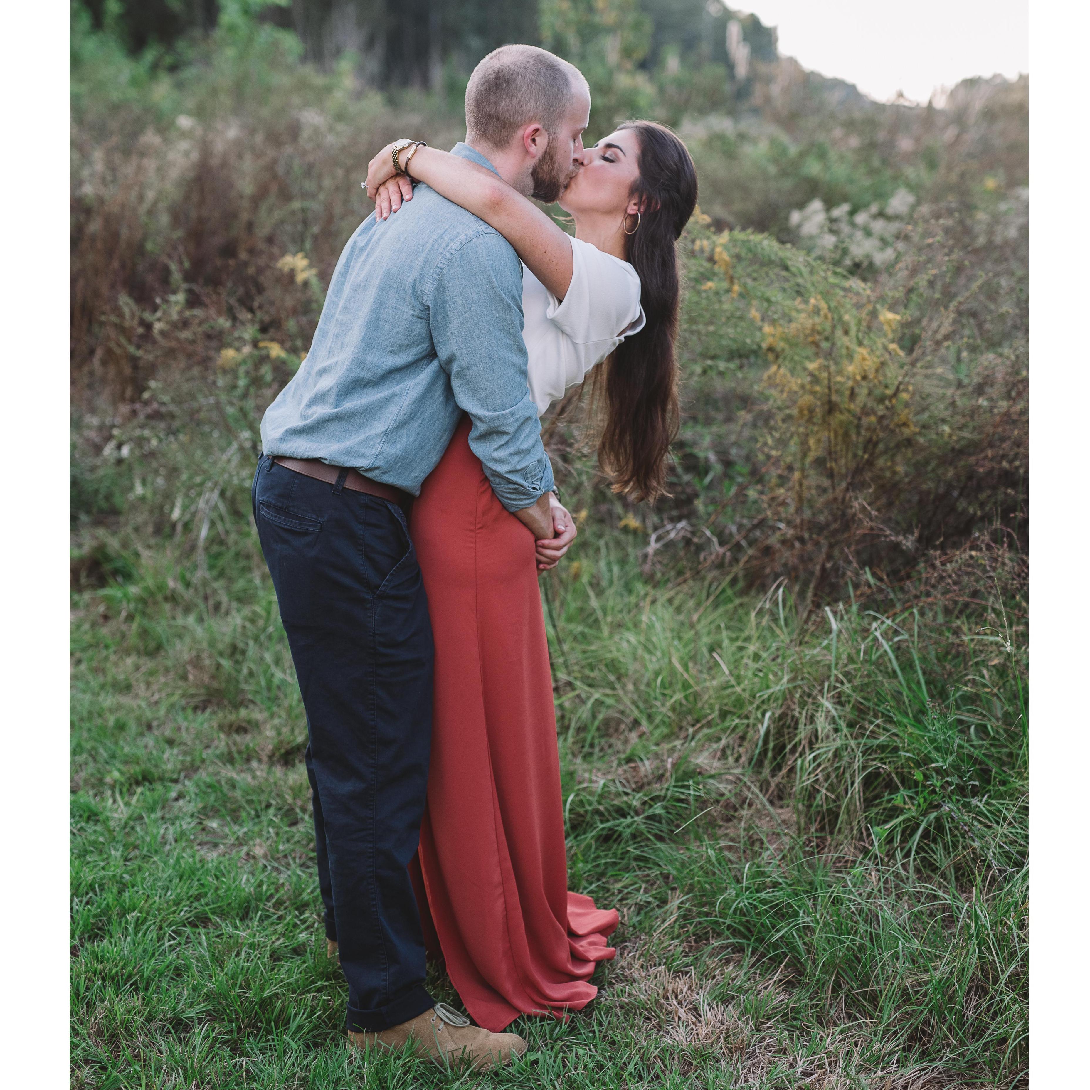 Engagement pictures at Saluda Shoals Park