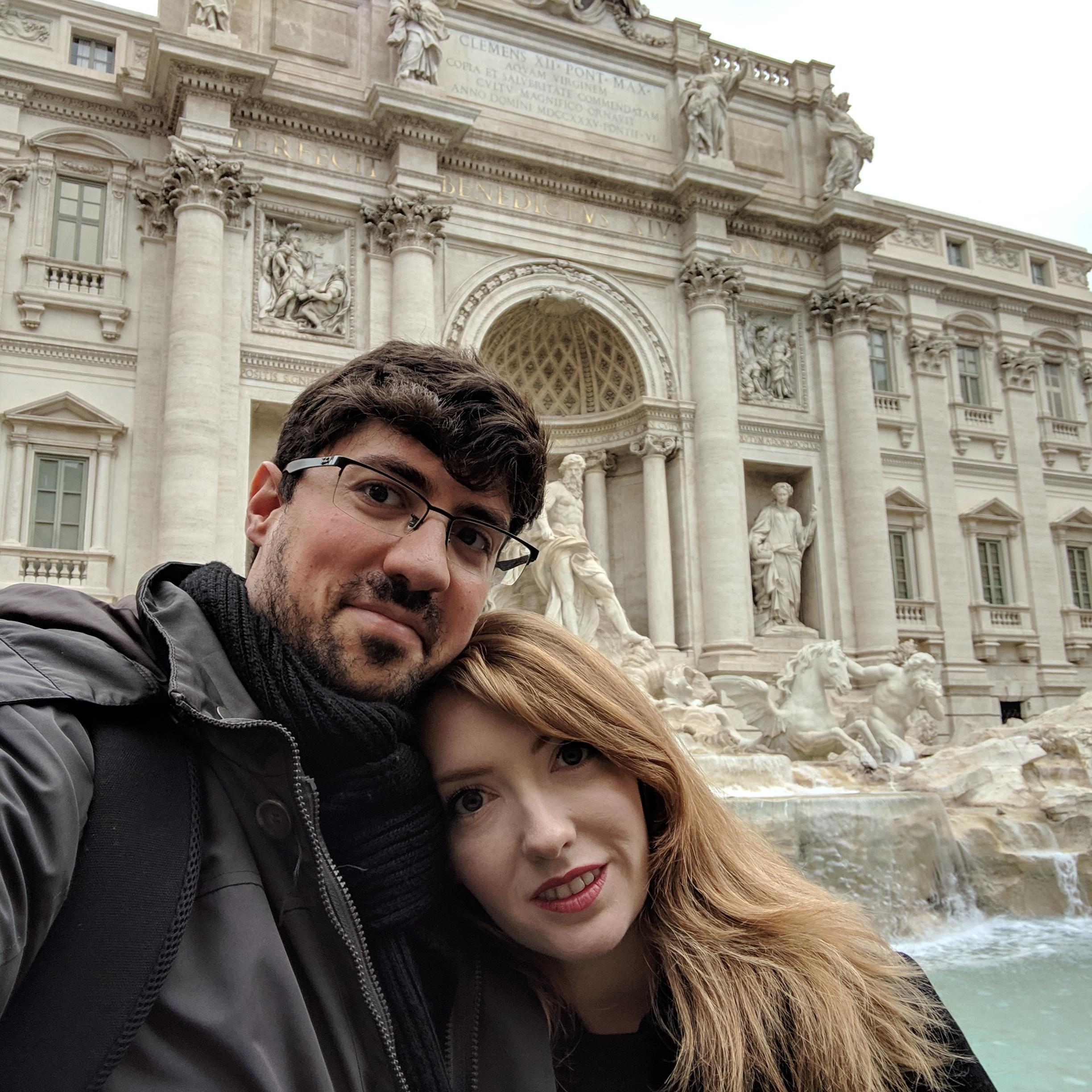 Federico takes Megan home to Italy to meet his family and friends! 

Federico si porta Megan a casa in Italia per incontrare famiglia e amici.