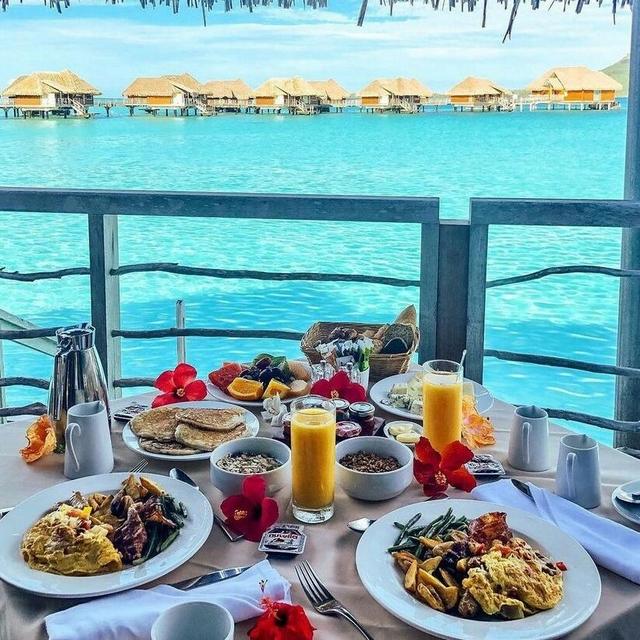 Breakfast for 2 on Honeymoon