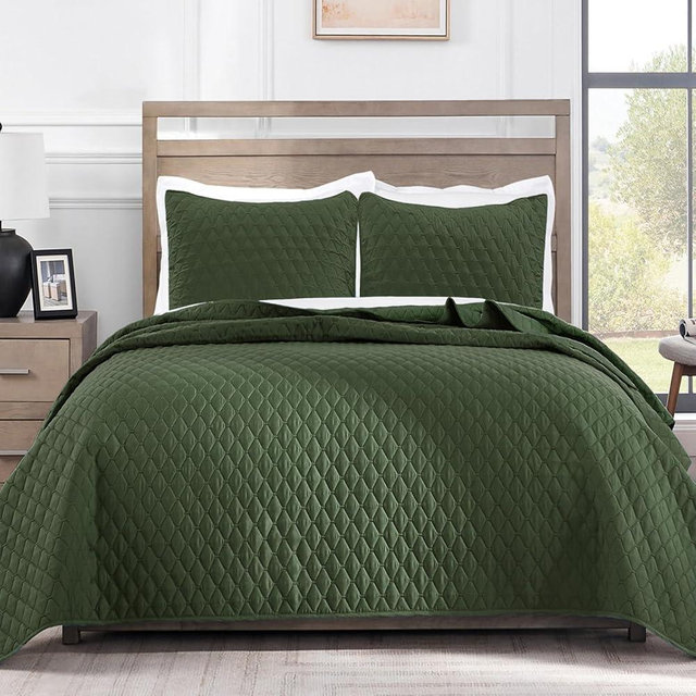 Exclusivo Mezcla Reversible King Size Quilt Bedding Set with Pillow Shams, Lightweight Quilts King Size, Soft Bedspreads Bed Coverlets for All Seasons - (Olive Green, 104"x96")