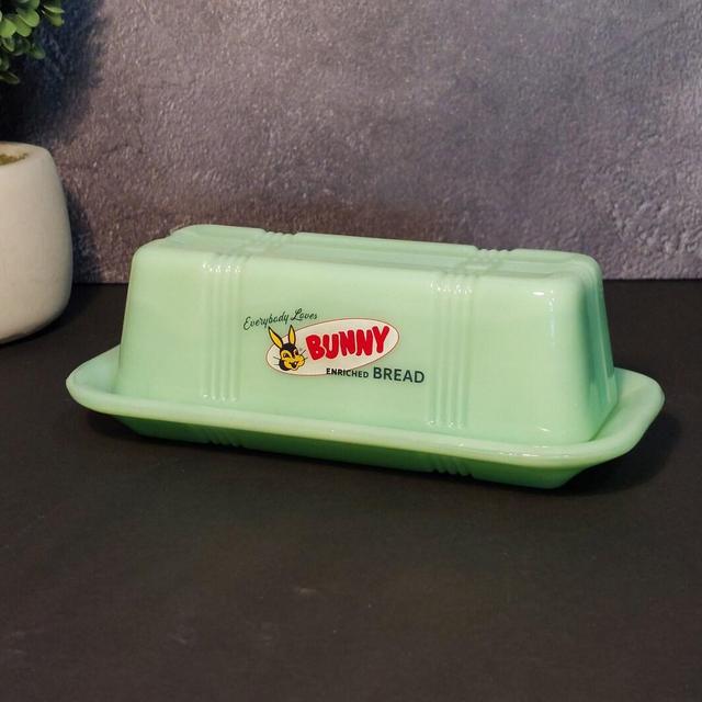 Jadeite Green Depression Style Glass "Bunny Bread" Covered Butter Dish - Vintage, Farmhouse, Kitchen, Cooking, Milk Glass, Jade, Retro Decor
