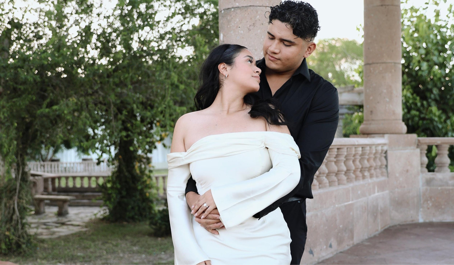 The Wedding Website of Victoria Robles and Heron Landin