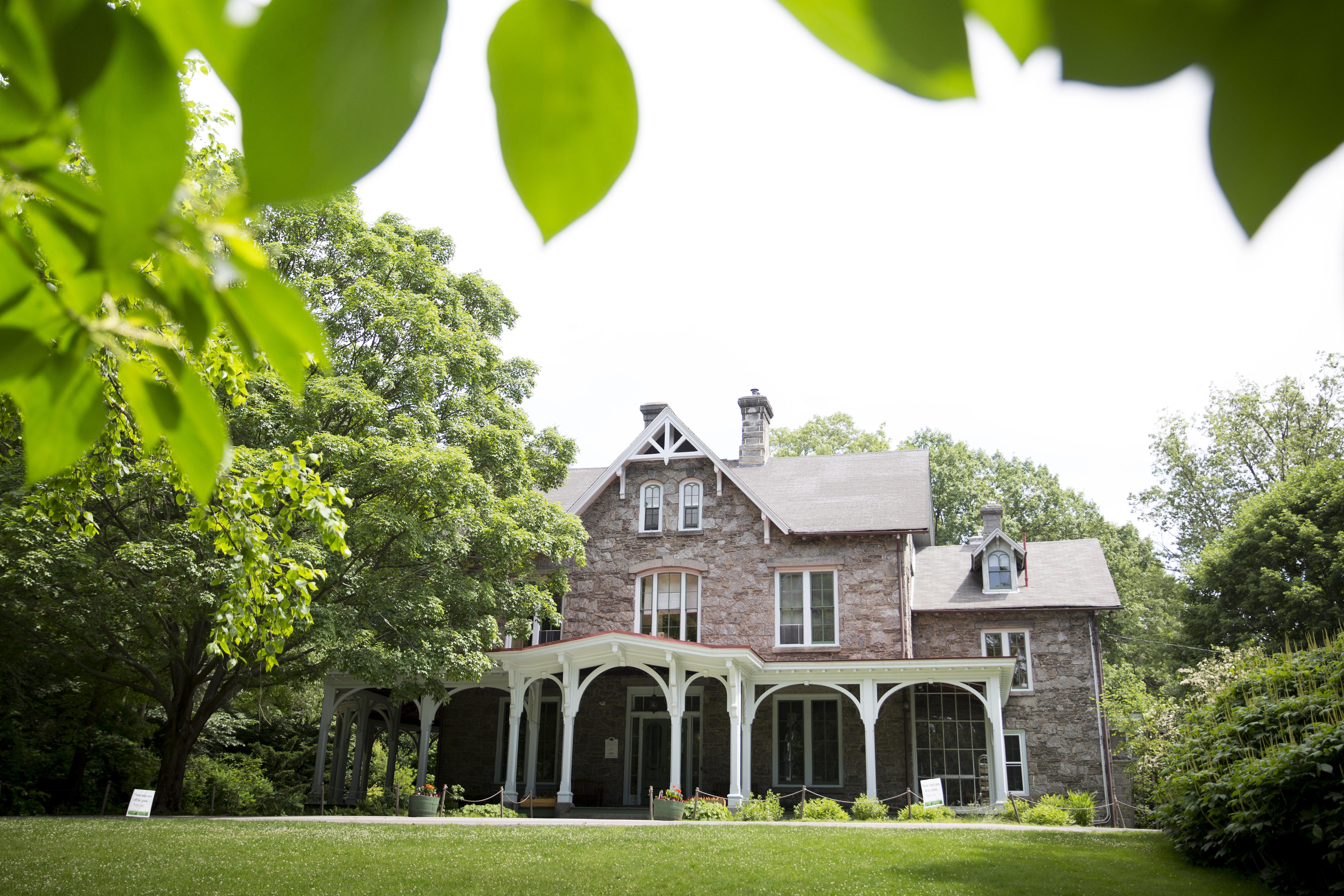 The Wedding Website of Dan Nickelson and Lindsay Evans