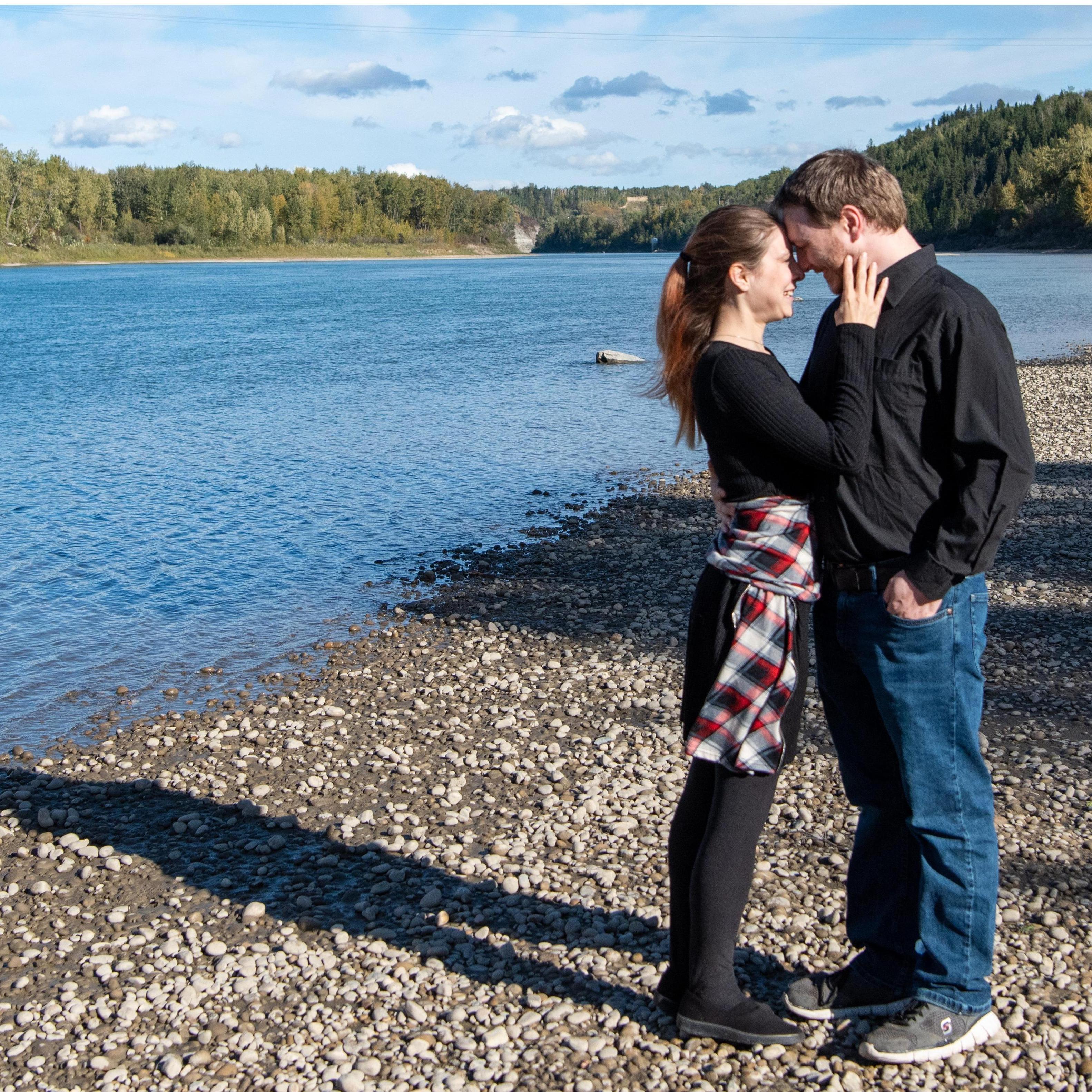 A beautiful picture by the water