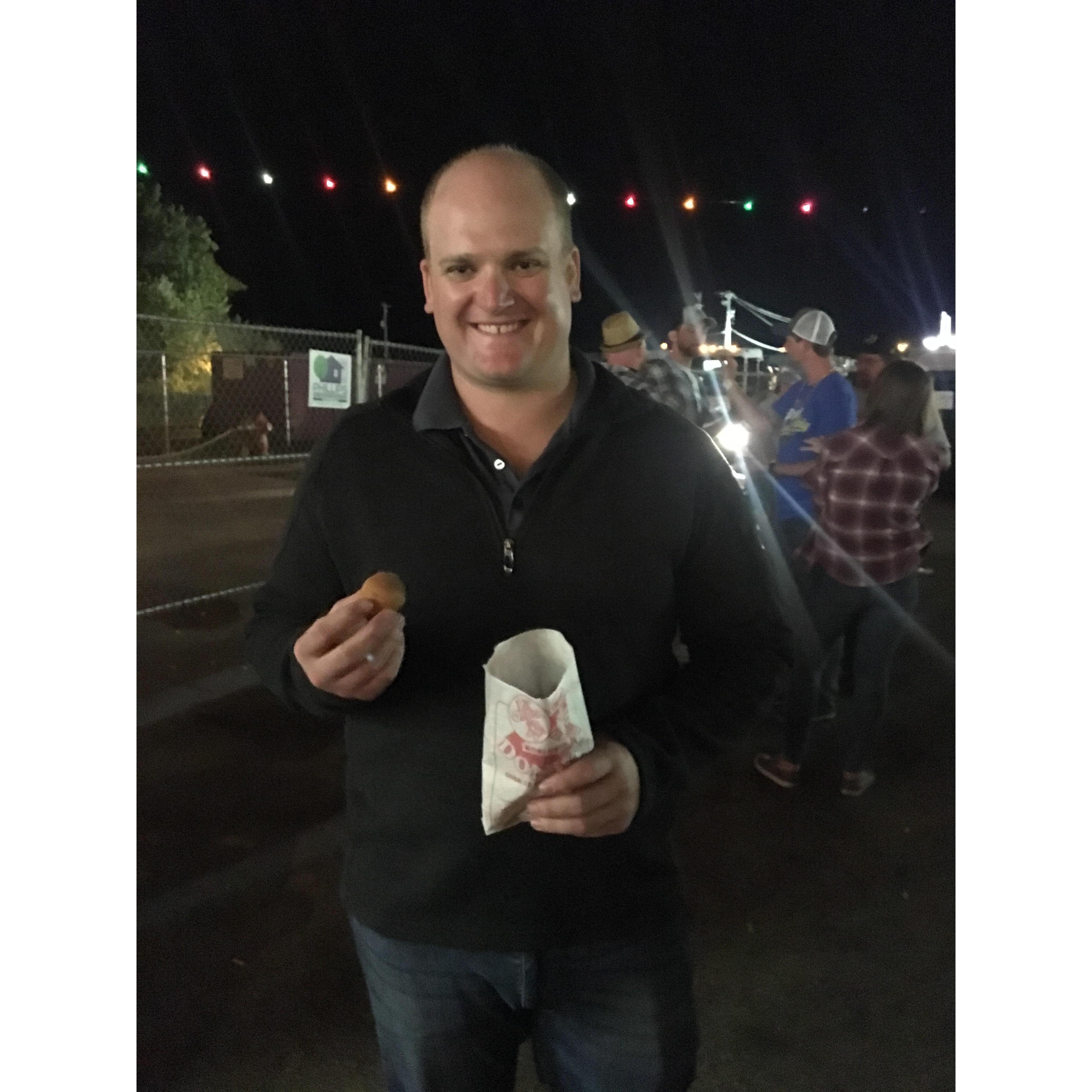 Dah' best MINI donuts!  Oktoberfest in La Crosse, WI